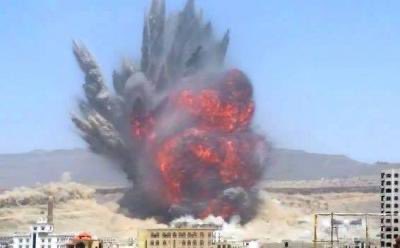 Abu_akeel1980's tweet photo. سأنشر اليوم جريمة #للكيان_السعودي هيا ام الجرائم بالنسبة لنا كيمنيين 🚨

قنبلة نيوترونية فراغية القاها #الكيان_السعودي على رؤوس ملايين البشر في قلب العاصمة صنعاء …

اتمنى النشر إلى ان يصل الفيديو إلى ملايين الناس لكي يفهم العالم بان لا فرق بين الكيانين #الصهيوني و #السعودي. https://t.co/Bd7EjBBwKH