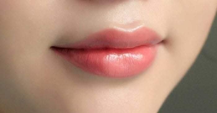 کیوں پرکھتے ہو سوالوں سے جوابوں کو عدیمؔ

ہونٹ اچھے ہوں تو سمجھو کہ سوال اچھا ہے