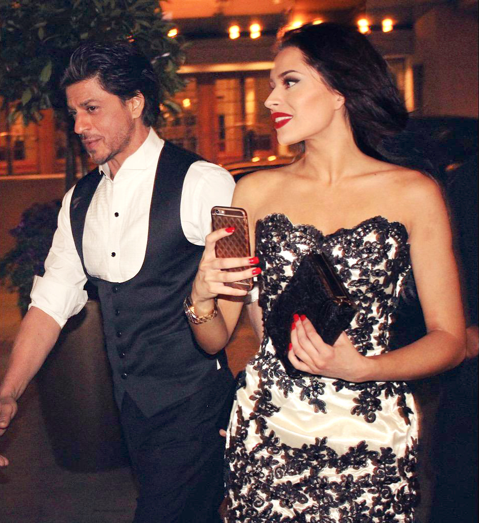 MHeerins's tweet image. 'Post your favorite picture of SRK in a vest'

April 2015, Asian Awards-London