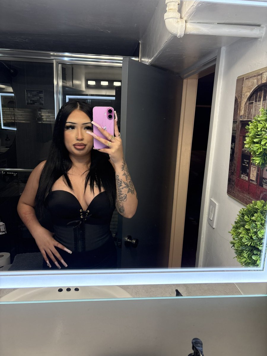 Unique Sexy tweet media