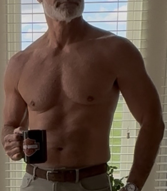 ErodickEric's tweet photo. Back to the grind. Coffee is a life saver…join me?
#dilf #daddy #beard #graybeard https://t.co/cLLcguYbaP