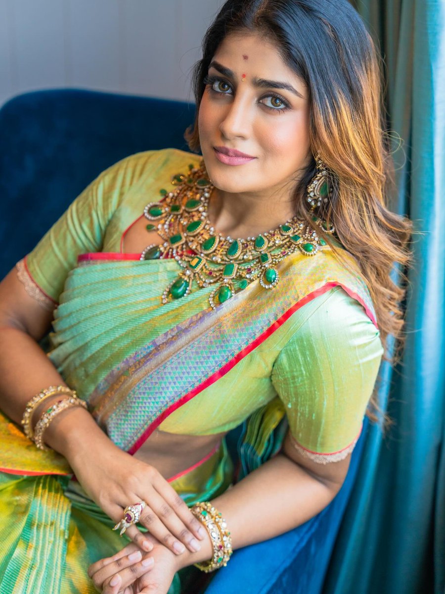 123telugu's tweet photo. Latest Photos : #DimpleHyati
https://t.co/ukQxbPjADK
#123telugu https://t.co/w1OYSCIWVM