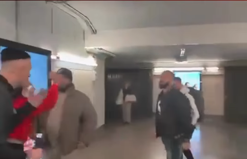 tempoweb's tweet photo. Aggressione a #Cicalone: estradato dalla Finlandia un 39enne rumeno
#roma #20aprile #iltempoquotidiano
https://t.co/DvSgjbMFTk https://t.co/ooakXuhEMW