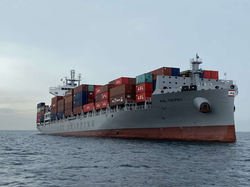 container_news's tweet image. #Asean #Seas #Lines splits #Vietnam–#China–#Philippines #service

container-news.com/asean-seas-lin…