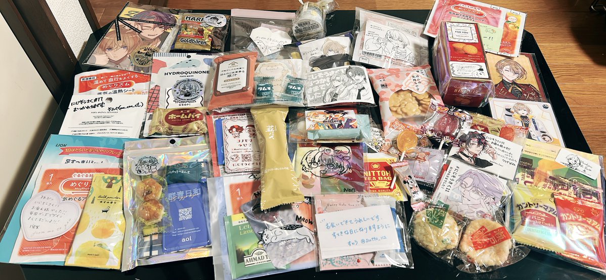 🎉🙏にじそ感謝祭り🙏🎇
キノくんに兄上様1日お手伝いありがとう！
スペースに来てくれた方々ありがとうございました！
差し入れありがとうございます！いっぱい食べます！
#にじそうさく11
#にじそコス 
ではまたみなさま、次のにじそで〜❣