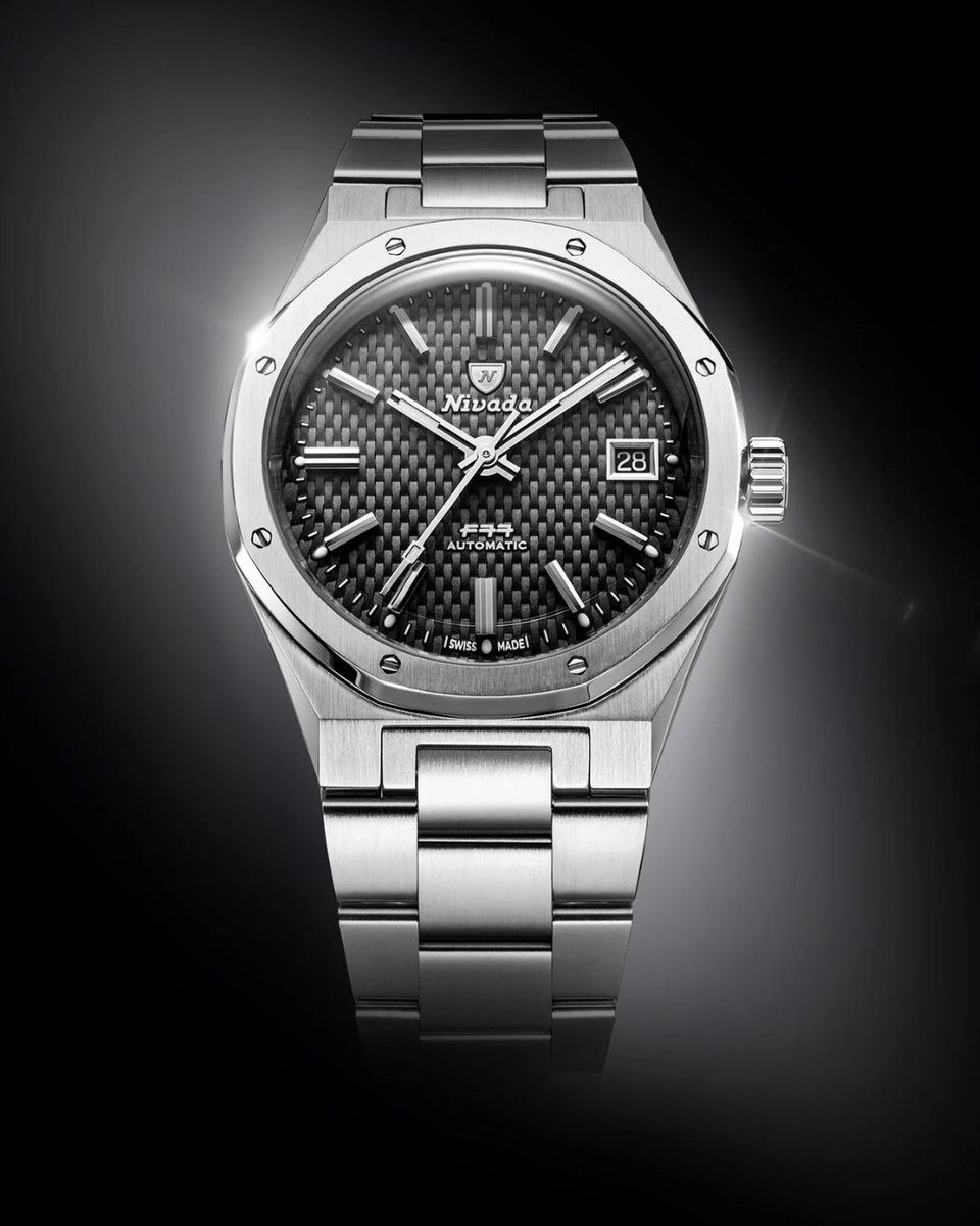 abtsaat's tweet image. Nivada Grenchen F77 Black White MK2⚡

38 mm kasa çapı, 12 mm kasa kalınlığı ve 45 mm lug to lug ölçüsü ile bilekte dengeli ve ergonomik bir duruş sağlayan saat, farklı bilek tiplerine uyum gösterebilen kompakt ve rafine bir form sunuyor. 

#abt #abtsaat #nivada