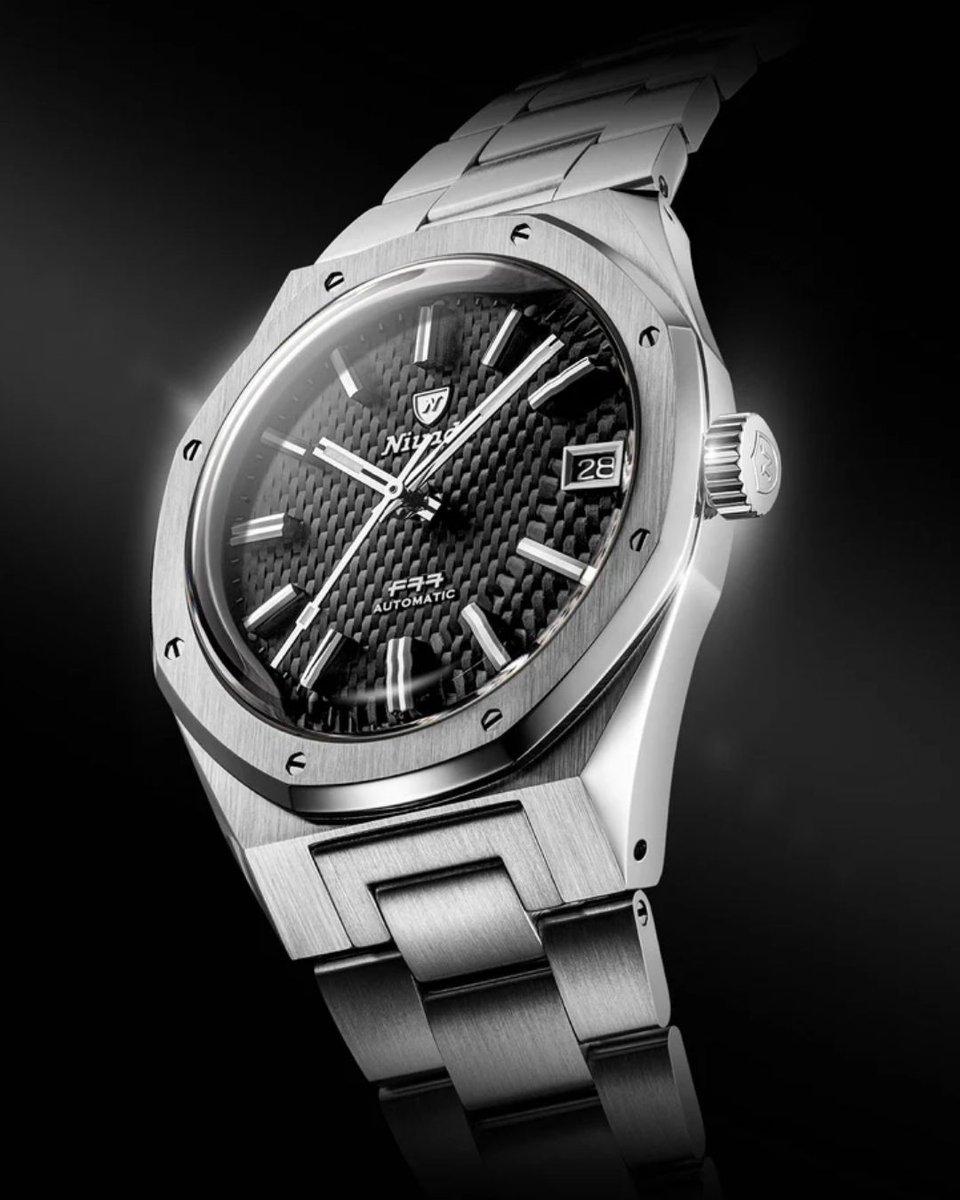 abtsaat's tweet image. Nivada Grenchen F77 Black White MK2⚡

38 mm kasa çapı, 12 mm kasa kalınlığı ve 45 mm lug to lug ölçüsü ile bilekte dengeli ve ergonomik bir duruş sağlayan saat, farklı bilek tiplerine uyum gösterebilen kompakt ve rafine bir form sunuyor. 

#abt #abtsaat #nivada