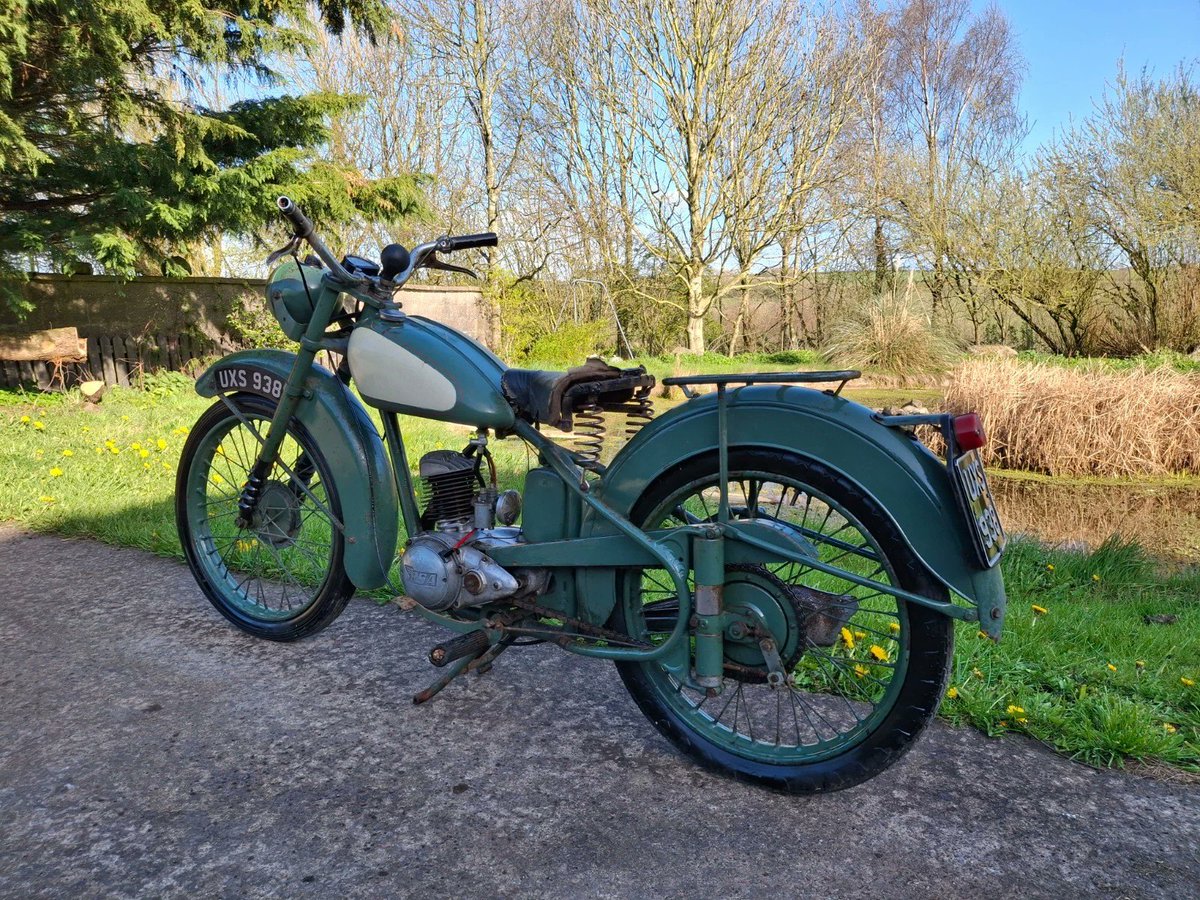 BarnfindMCycles's tweet image. Check out this 1952 BSA Bantam D1! Ebay ad here ow.ly/AA9i50YMkEE #BSA #ClassicMotorcycles #VintageBikes #MotorcycleRestoration #RetroRides barnfindmotorcycle.com