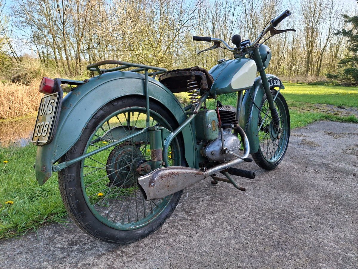 BarnfindMCycles's tweet image. Check out this 1952 BSA Bantam D1! Ebay ad here ow.ly/AA9i50YMkEE #BSA #ClassicMotorcycles #VintageBikes #MotorcycleRestoration #RetroRides barnfindmotorcycle.com