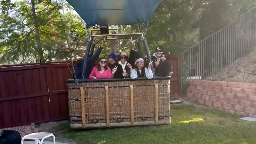 El Becario tweet media