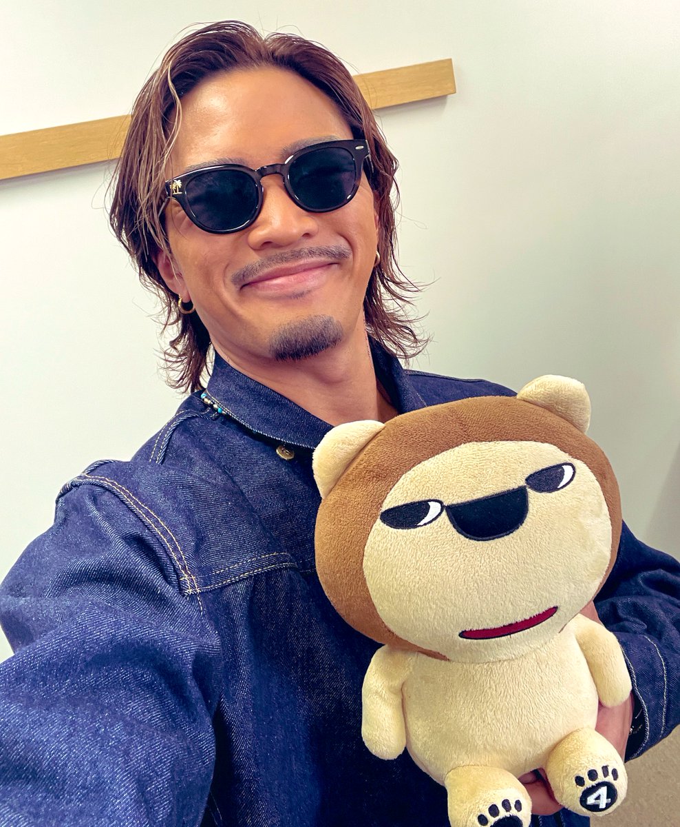 GENERATIONS' way to the World tweet media