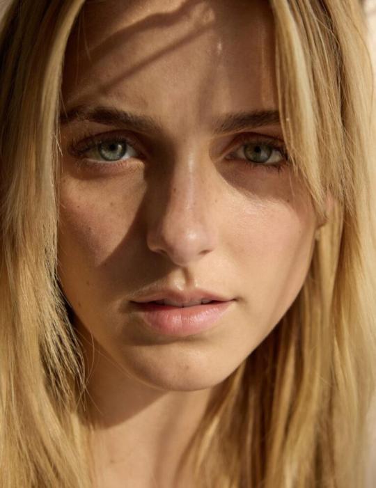 panels96259's tweet image. A face made for the silver screen. Mckenna Grace is truly the next generation of Hollywood royalty. ✨🎭 #MckennaGrace #RisingStar #Hollywood