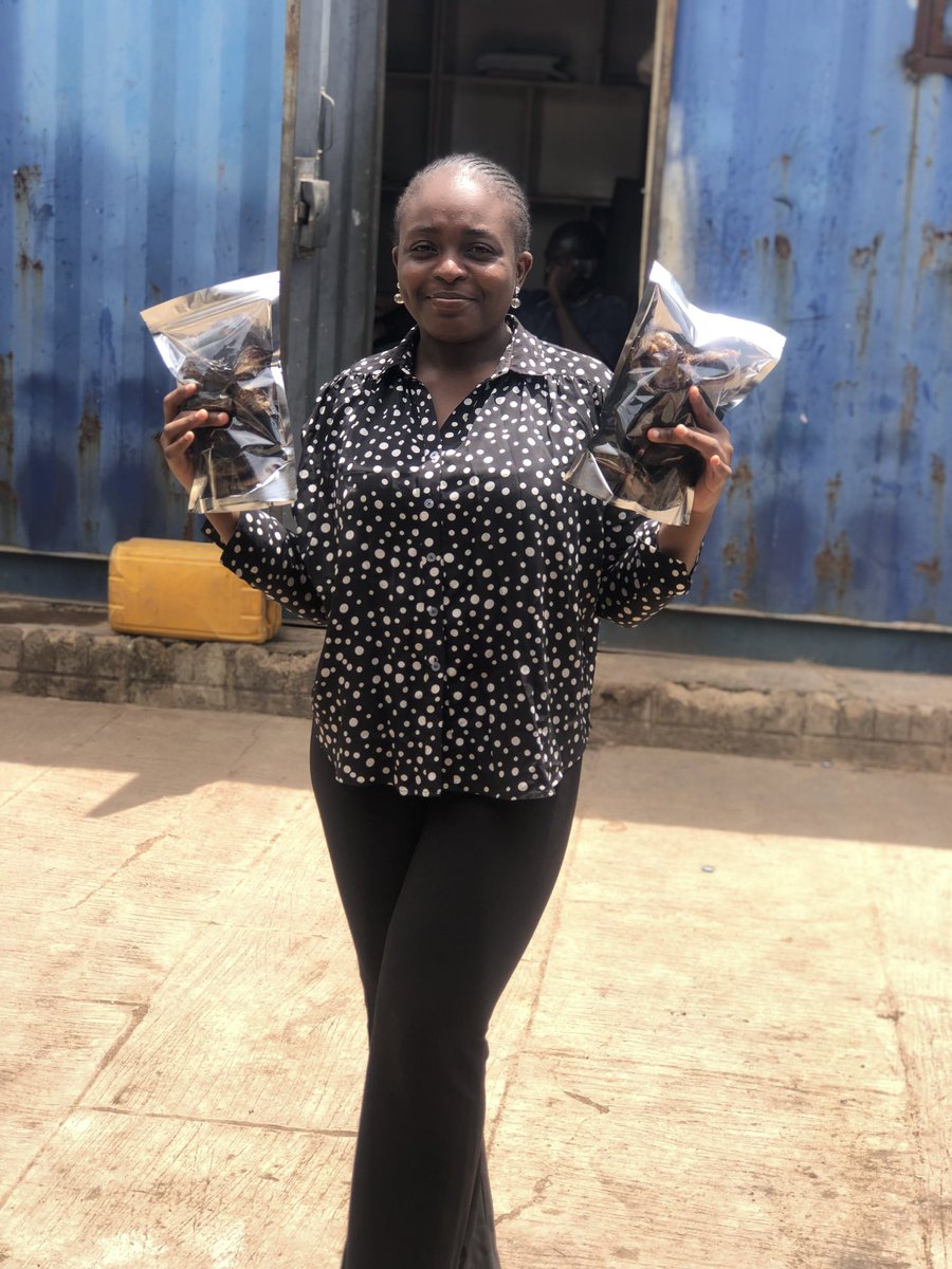 I am still selling fish.

Each pack costs 10k naira(7pcs).
The bucket costs 30k naira(20pcs)

Location: 1. State Low-cost Roundabout(09165360585)
2. Farin gada Roundabout(09039028173) 

Please retweet.
Thank you so much.