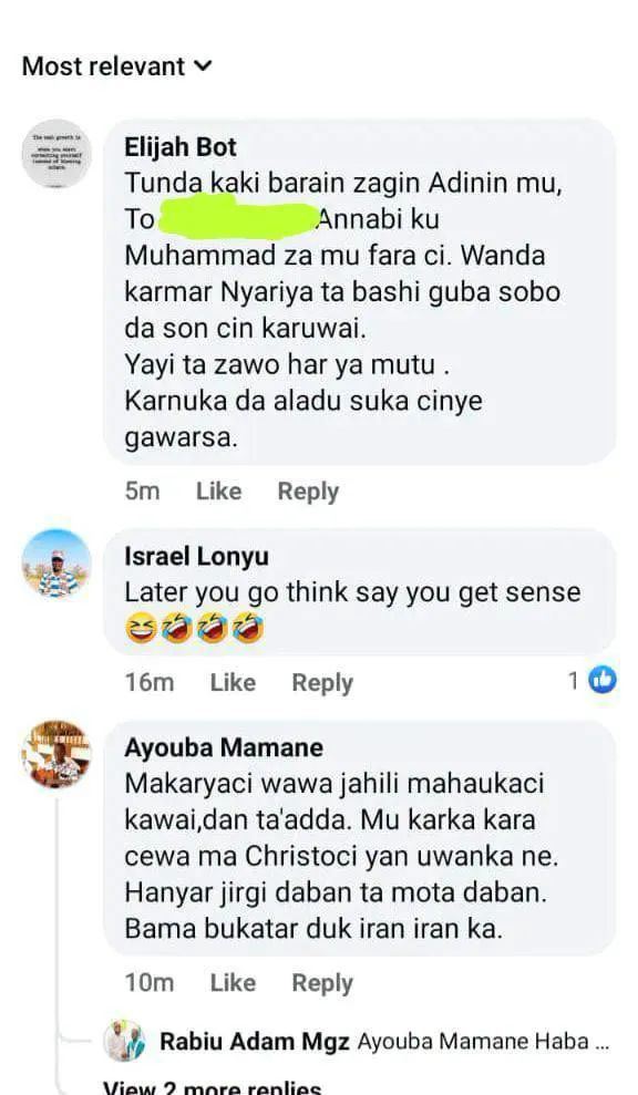 Dongarrus1's tweet photo. KIRA ZUWA GA RUNDINAR SOJIN NIGERIA

Muna kira na gaggawa zuwa ga rundinar Sojin Nigeria domin ta gaggauta daukar mataki akan wani Soja saboda ya fito fili ya zagi fiyayyen halitta Annabi Muhammad (SAW) 

Sunansa Lieutenant Pastor ES Bot, service number dinsa da Nigerian Army shine  (N/20065), yana aiki a 35 Artillery Brigade Maiduguri jihar Borno
 
Ya zagi Annabin Rahama (SAW) zagi mai muni a karkashin wani Posting da Malam Adam Ashaka yayi, na boye gurin da ya furta kalmar zagin saboda karantawa ma laifi ne

Wannan yaron ya nuna jahili ne shi, yana da wahala idan ya shiga aikin soja ta halastacciyar hanya, domin duk Sojan da ya samu horon kirki da kwarewa ba zai kutsa kansa cikin rigimar addini ba har ya kai ga ya zagi Annabin Allah

Jama'a taimaka wajen yadawa domin abin ya isa zuwa ga masu iko da rundinar Sojin Nigeria

Allah Ka isar mana tsakanin mu da ES Bot