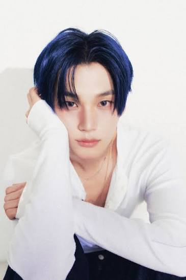 bitnabean's tweet photo. "The blue-haired kid is now Fabulous"

And he literally came back with blue hair after 3 years oh I'm crying 

#EVNNE #PARKHANBIN 
#이븐 #박한빈 https://t.co/rM5500Qy4K