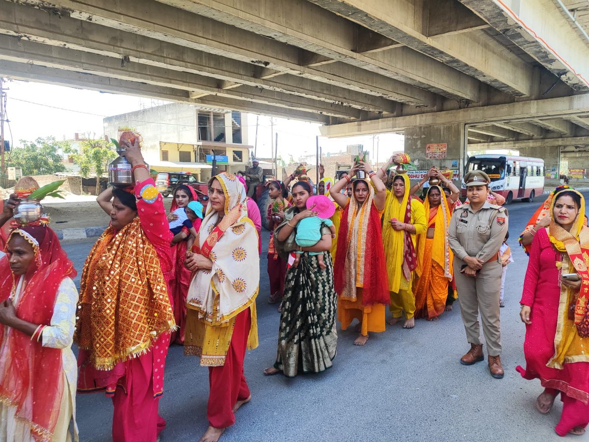 bstvlive's tweet image. सहारनपुर : मिशन शक्ति अभियान फेज-5 का आगाज

➡बिहारीगढ़ थाने में अभियान की शुरूआत
➡गुड टच-बैड टच पर बच्चों को किया गया जागरूक

#Saharanpur #MissionShakti #UttarPradesh