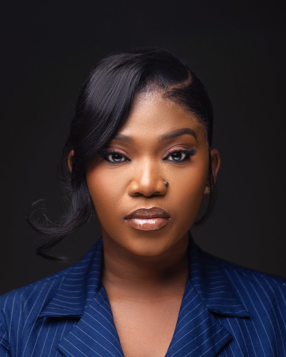 As clean as it could get.  Which frame is your favourite ?

Photos by me.