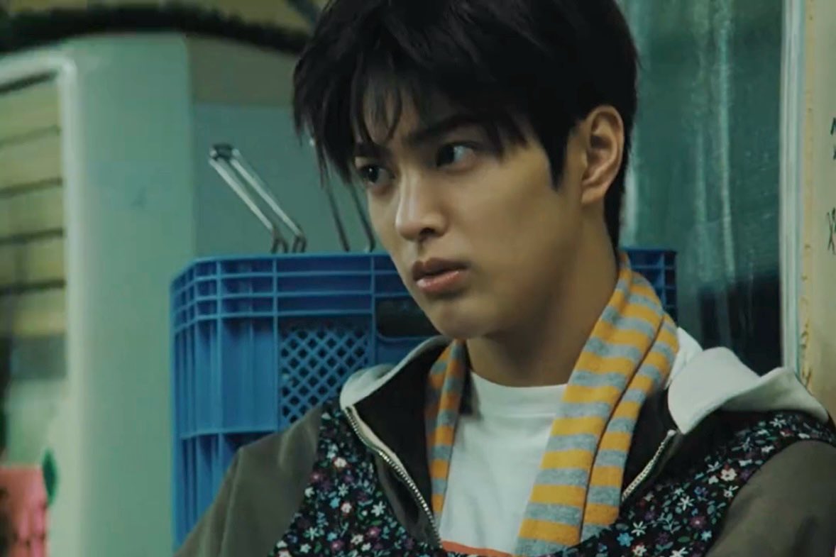 디.. tweet media