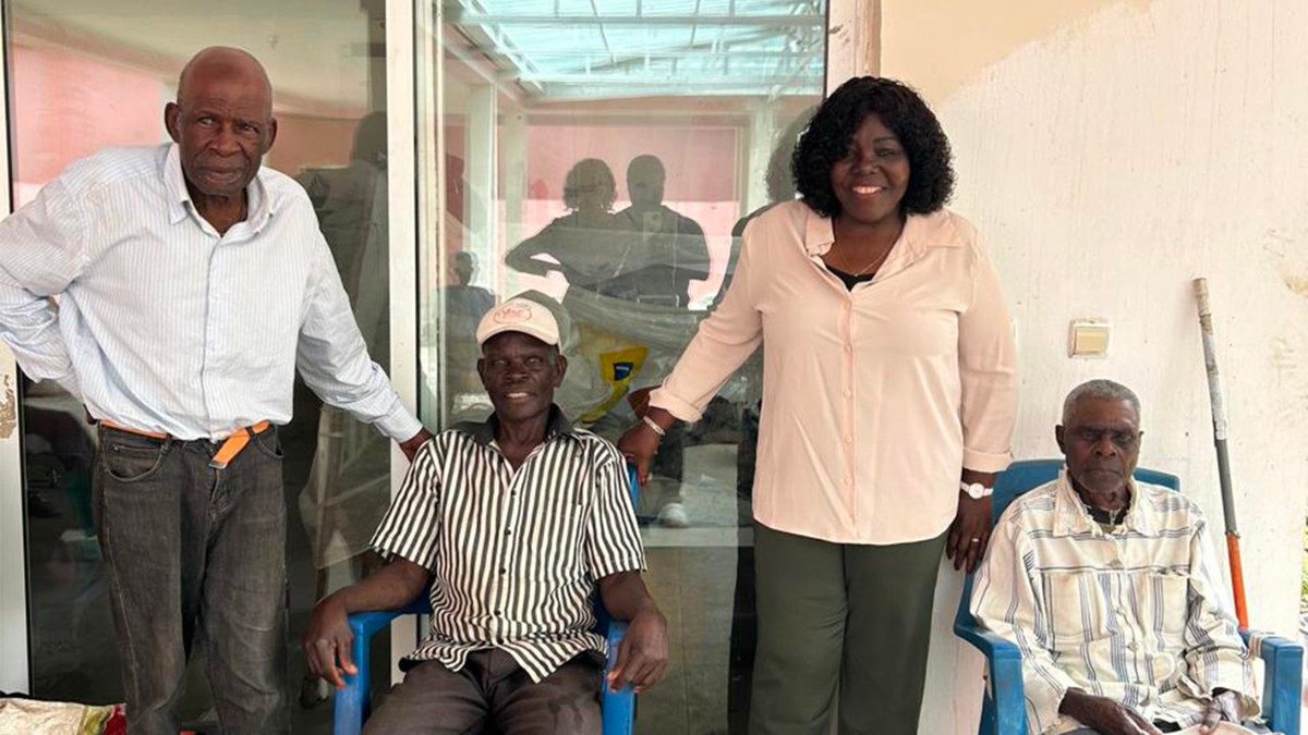 Papstbesuch im Seniorenheim: „Ein einzigartiger Moment“ dlvr.it/TS75PF