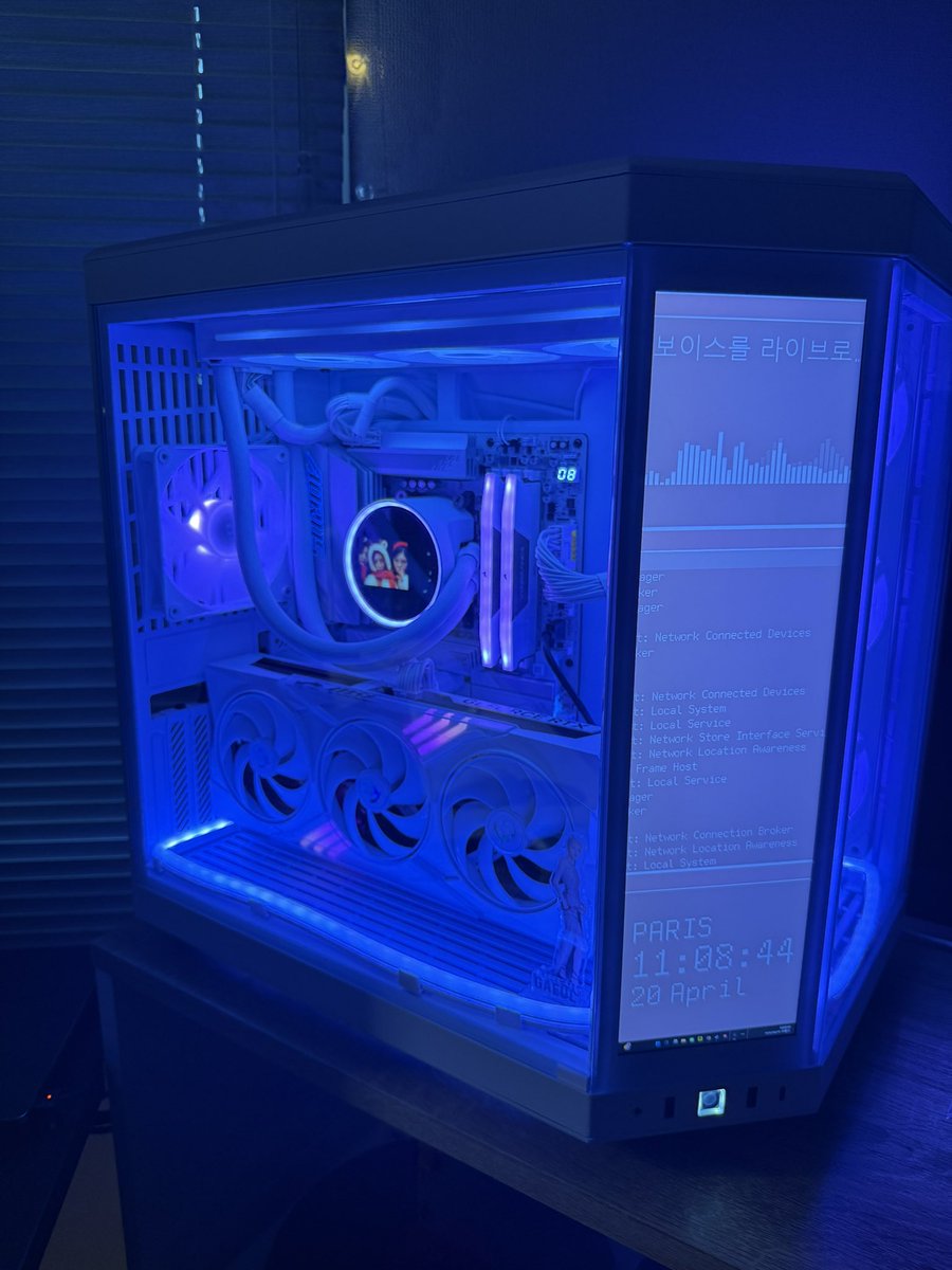 suusoftroom's tweet image. 実際はもっと白とピンクなんだけど、なんでこんなに写真だと青いんだろう。。

写真って難しい
誰かカメラの撮り方教えて🥹
#desksetup  #PC