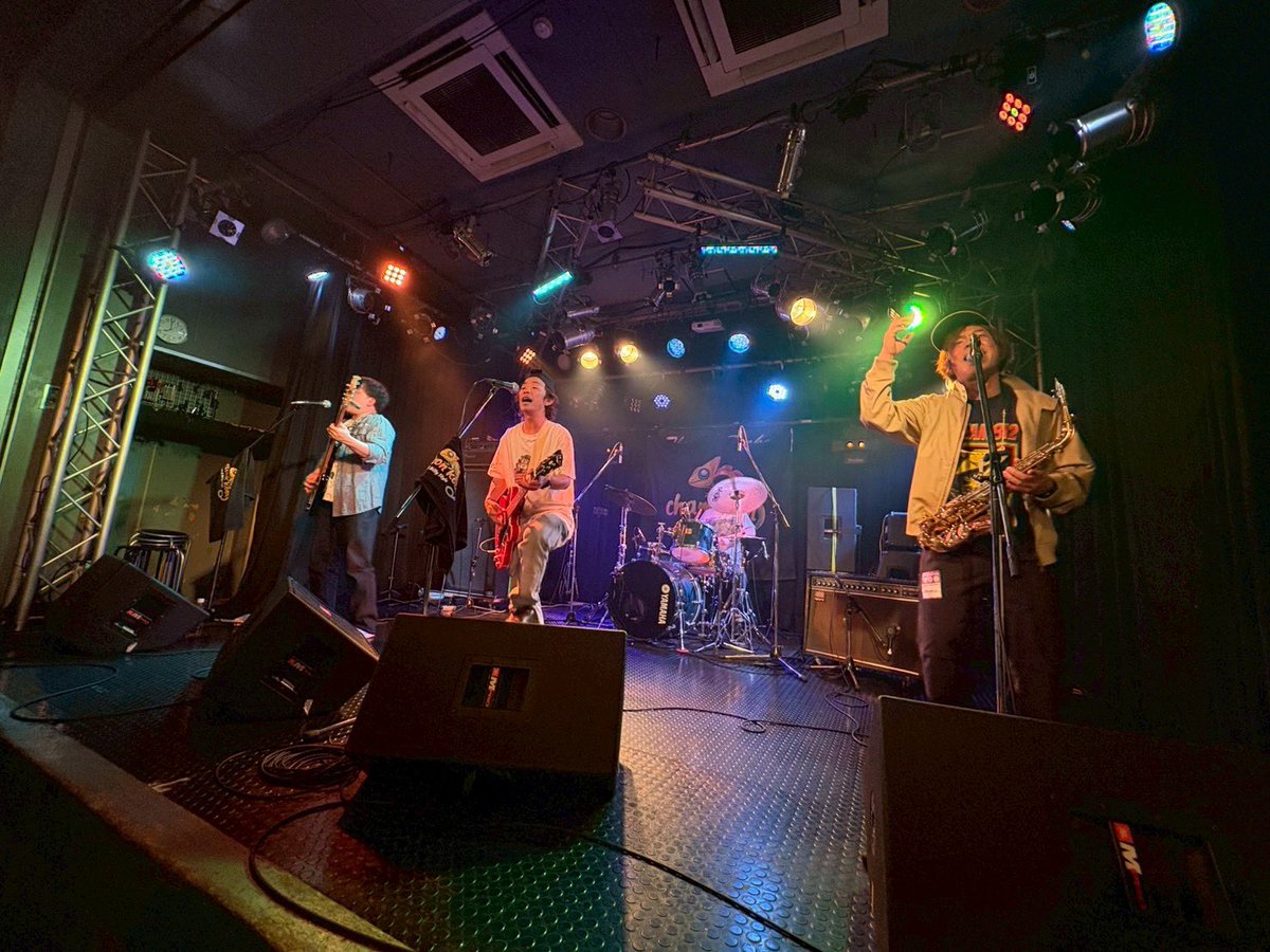 bech_slow's tweet photo. 昨日はサンダースネイクさんでDREAM812でした！
呼んでくれたヒデさん、厚木サンダースネイクさん、共演者の皆様、そして遊びに来てくれたそこの貴方様！
ありがとうございました！
この4人でライブできる幸せをド派手に噛み締めた1日だったなぁ。
うん！感謝っ！！

#dream812 #厚木サンダースネイク https://t.co/csOgMPnHjz