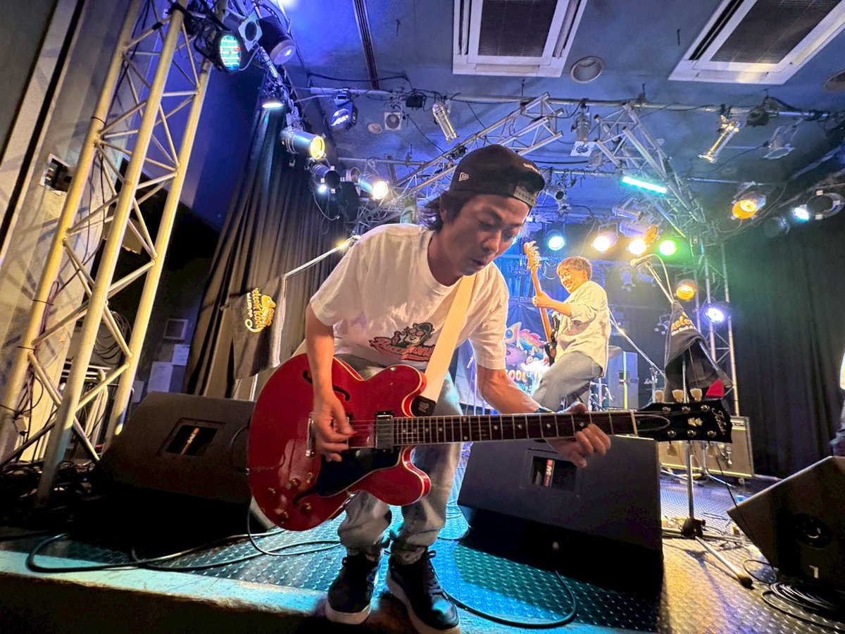 bech_slow's tweet photo. 昨日はサンダースネイクさんでDREAM812でした！
呼んでくれたヒデさん、厚木サンダースネイクさん、共演者の皆様、そして遊びに来てくれたそこの貴方様！
ありがとうございました！
この4人でライブできる幸せをド派手に噛み締めた1日だったなぁ。
うん！感謝っ！！

#dream812 #厚木サンダースネイク https://t.co/csOgMPnHjz