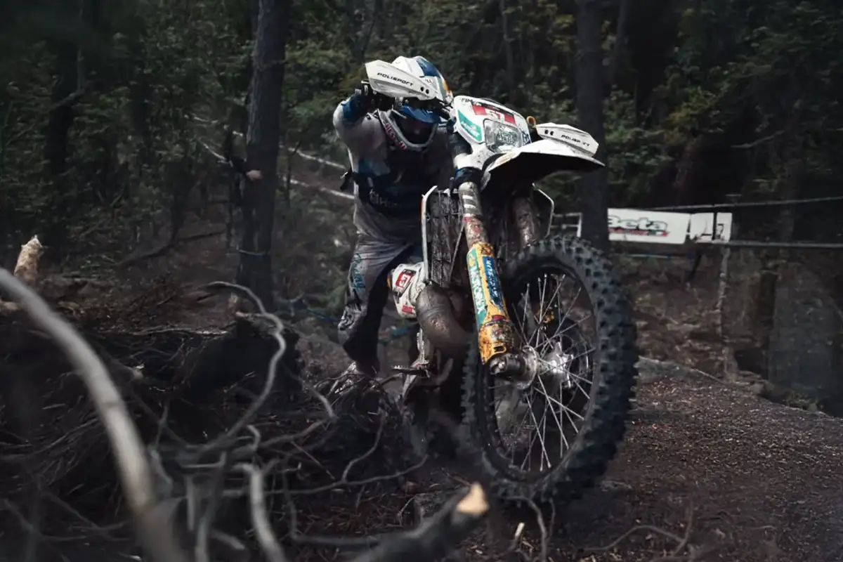 Freenduro.com tweet media
