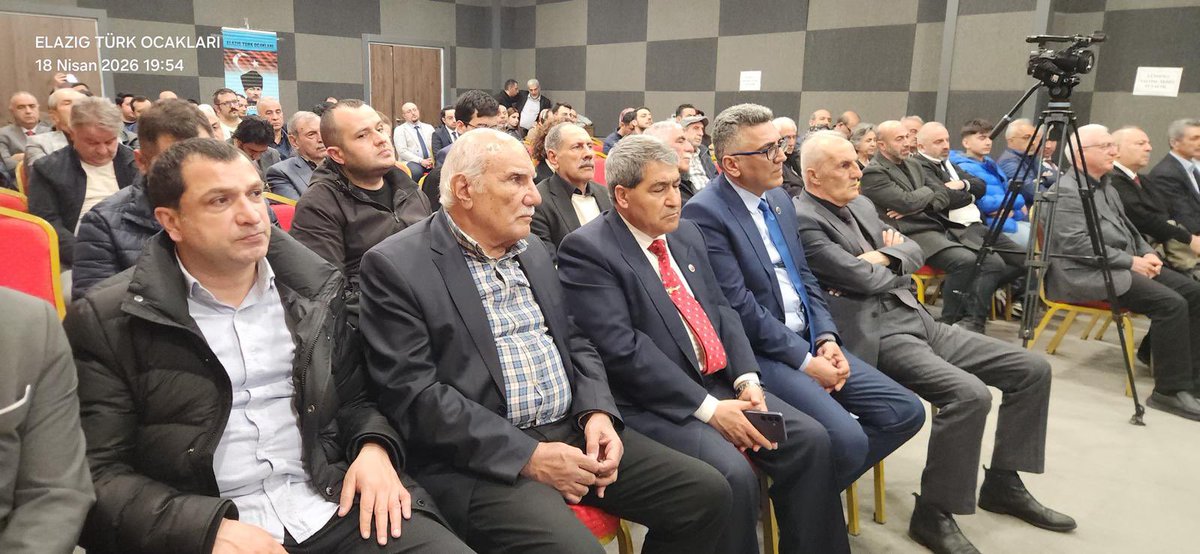 elazigturkocagi's tweet photo. Türk Ocakları Elazığ Şubemiz tarafından düzenlenen, TOBB Ekonomi ve Teknoloji Üniversitesi Rektörü Prof. Dr. Yusuf Sarınay’ın konuşmacı olarak katıldığı “Türk Ocaklarının Kuruluşu, Amaçları ve Faaliyetleri” konulu konferans, 18 Nisan Cumartesi günü Ahmet Tevfik Ozan Kongre ve Kültür Merkezi’nde yoğun katılımla gerçekleştirildi.

Programın açılışında konuşan Şube Başkanımız Prof. Dr. Yavuz Haykır, Türk Ocaklarının millî ve manevi değerlerin korunmasındaki rolüne dikkat çekerek katkılarından dolayı Prof. Dr. Yusuf Sarınay’a teşekkür etti.

Konferansta Prof. Dr. Yusuf Sarınay, Türk milliyetçiliğinin tarihsel gelişimini ele alarak Türk Ocaklarının bu süreçteki öncü rolünü değerlendirdi. Kurumun yalnızca bir fikir hareketi değil, aynı zamanda eğitim, kültür ve sosyal alanlarda faaliyet gösteren köklü bir yapı olduğunu vurguladı.

Yoğun ilgi gören program, soru-cevap bölümü ve imza etkinliği ile devam etti. Program sonunda Şube Başkanımız Prof. Dr. Yavuz Haykır tarafından Prof. Dr. Yusuf Sarınay’a günün anısına plaket takdim edildi. @turkocaklari @Mehmetoztarih @YavuzHaykir @ysarinay