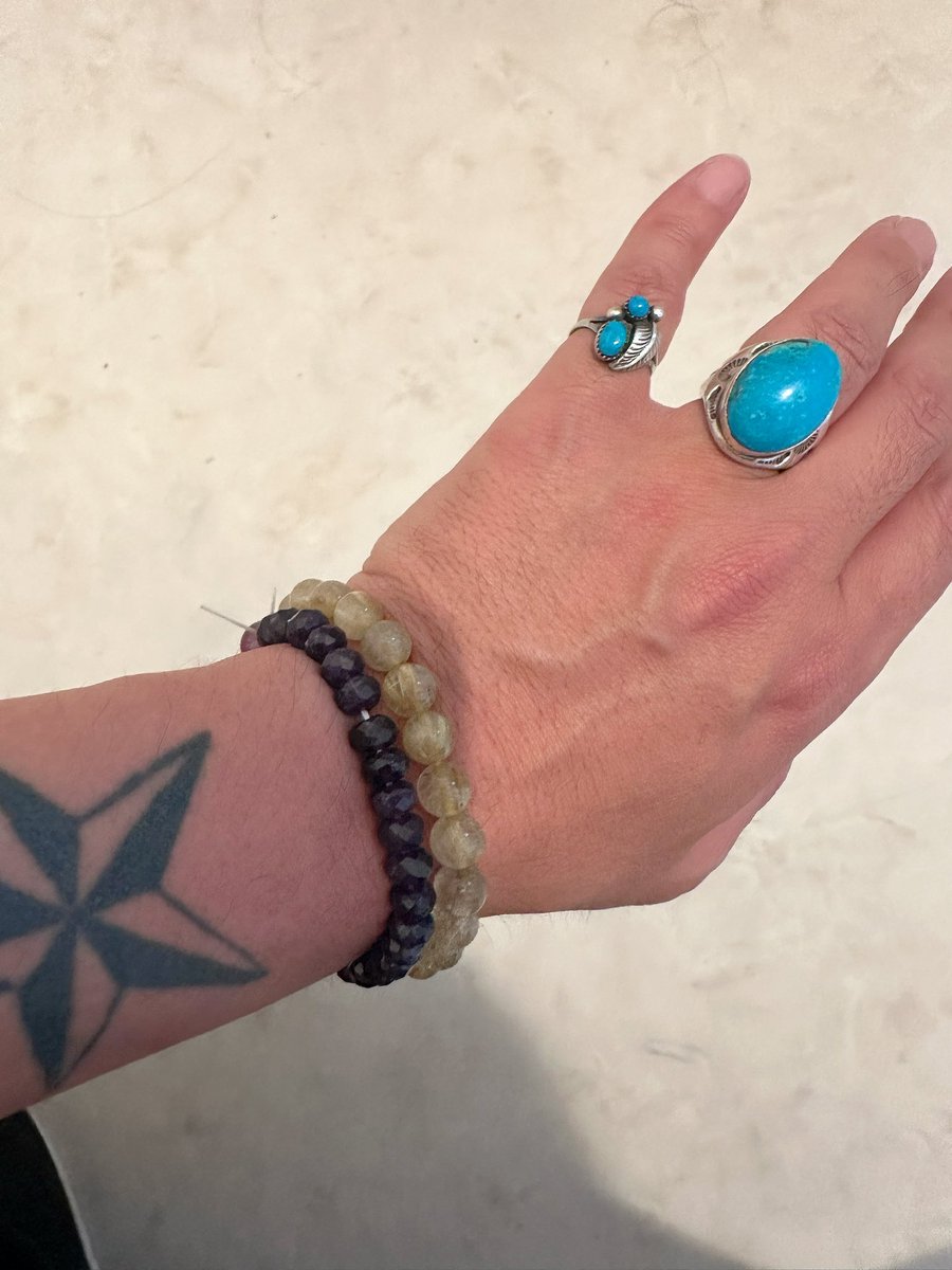 turquoise は ワイの定期

LOVE