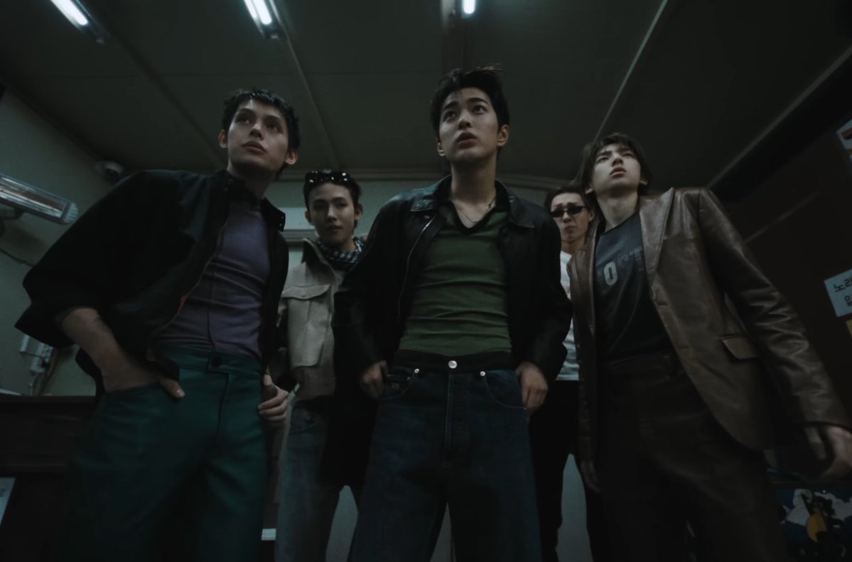 ᯓ ✈︎ tweet media