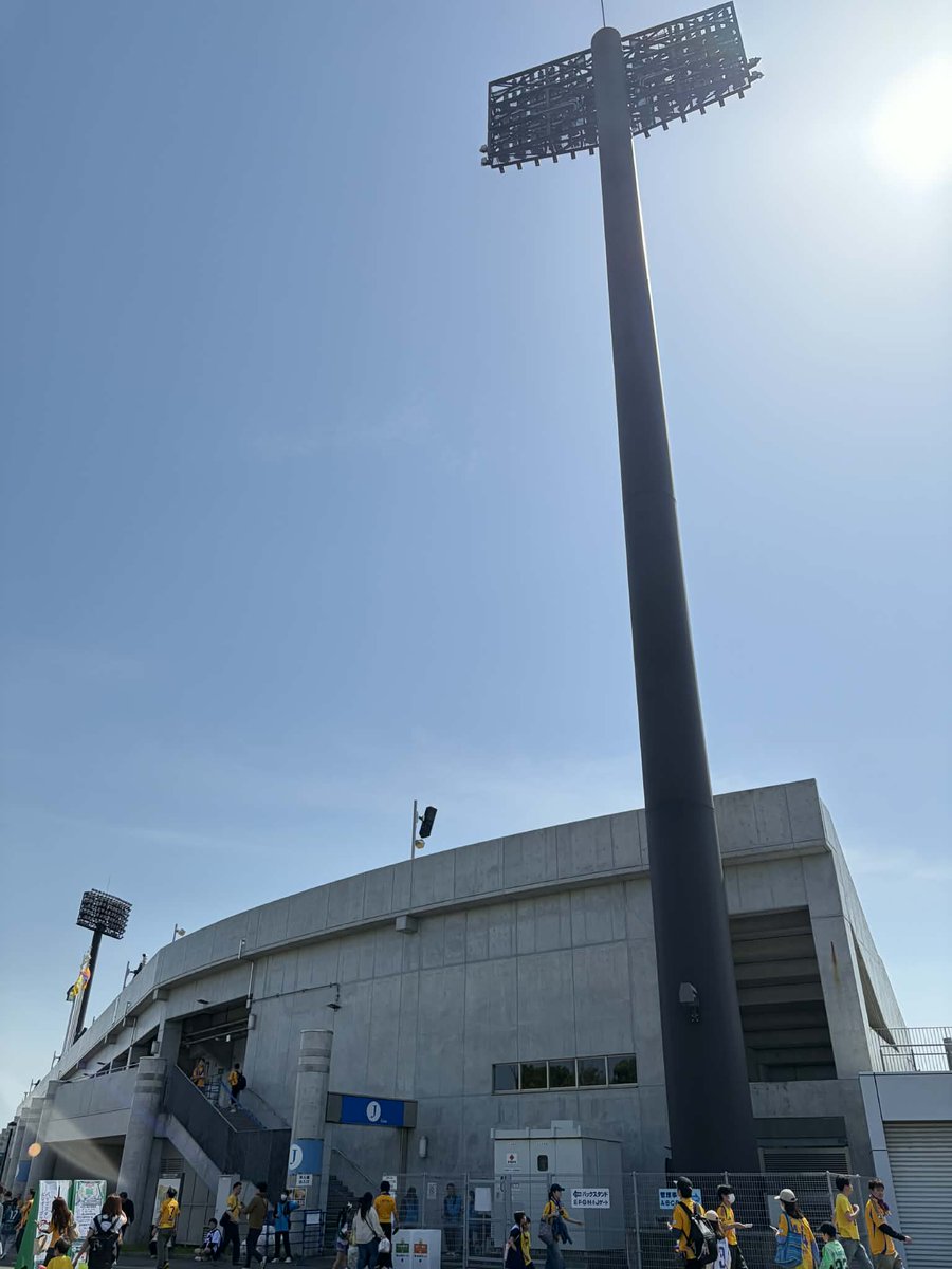 AIRFUTUREKUN's tweet photo. Air Futureくん、
ご縁があり、先日あるスポーツの現場へ⚽️

スポーツ×Air Futureの
可能性を感じた時間でした。

空気環境は、
コンディションや休息の質にも
関わるのかもしれません。

Air Future、また新しい領域に
つながっていく予感です✨
#睡眠 #休息 https://t.co/gEyQiSwB1X