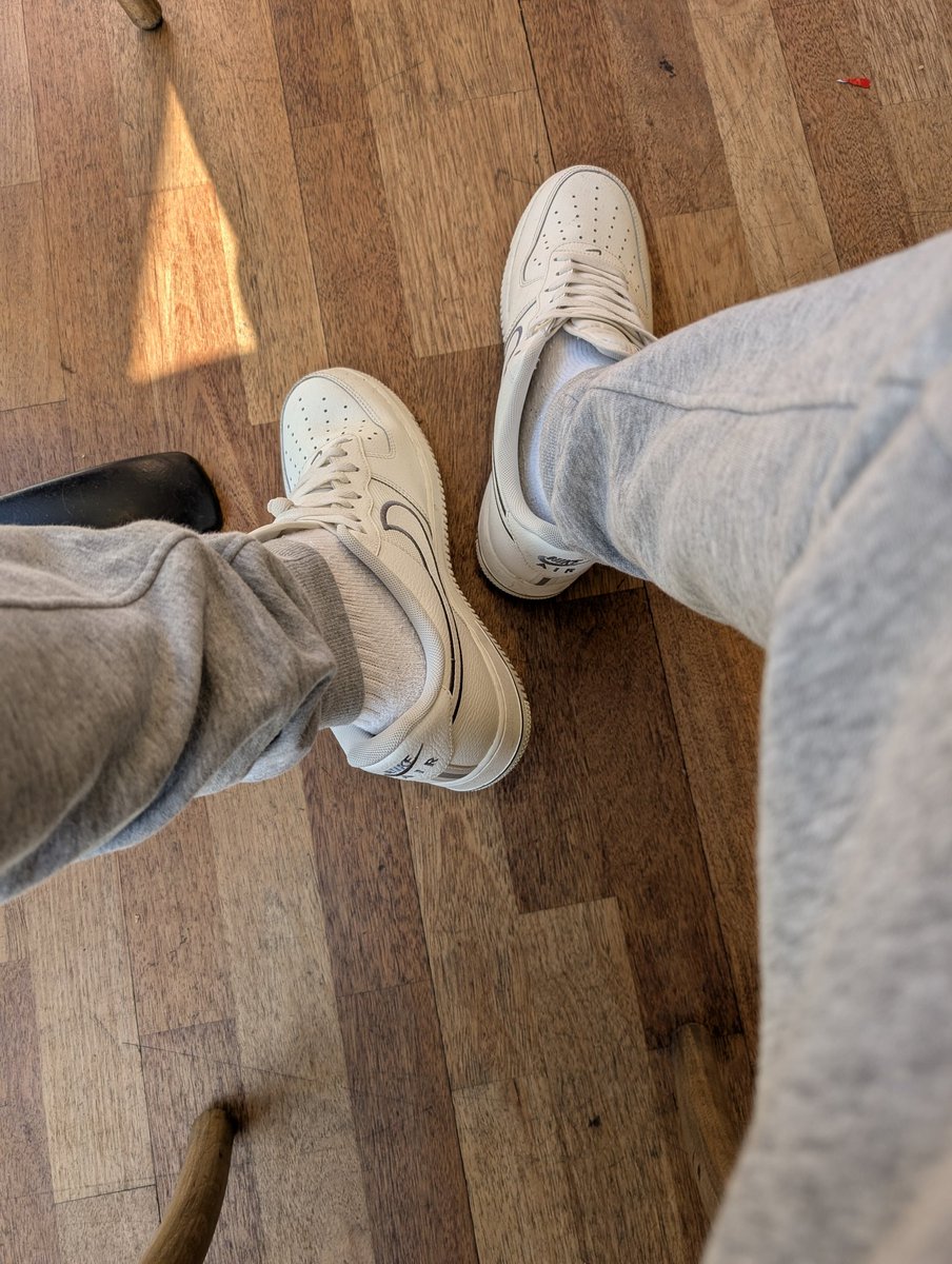 KingSwift tweet media