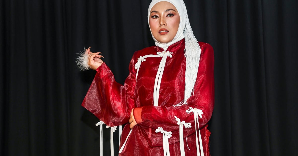 hmetromy's tweet image. #rap Penyanyi Shila Amzah tampil memberi reaksi berhubung dakwaan segelintir pihak yang membandingkan sambutan peminatnya di China dengan di Malaysia.
hmetro.com.my/rap/rapextra/2…