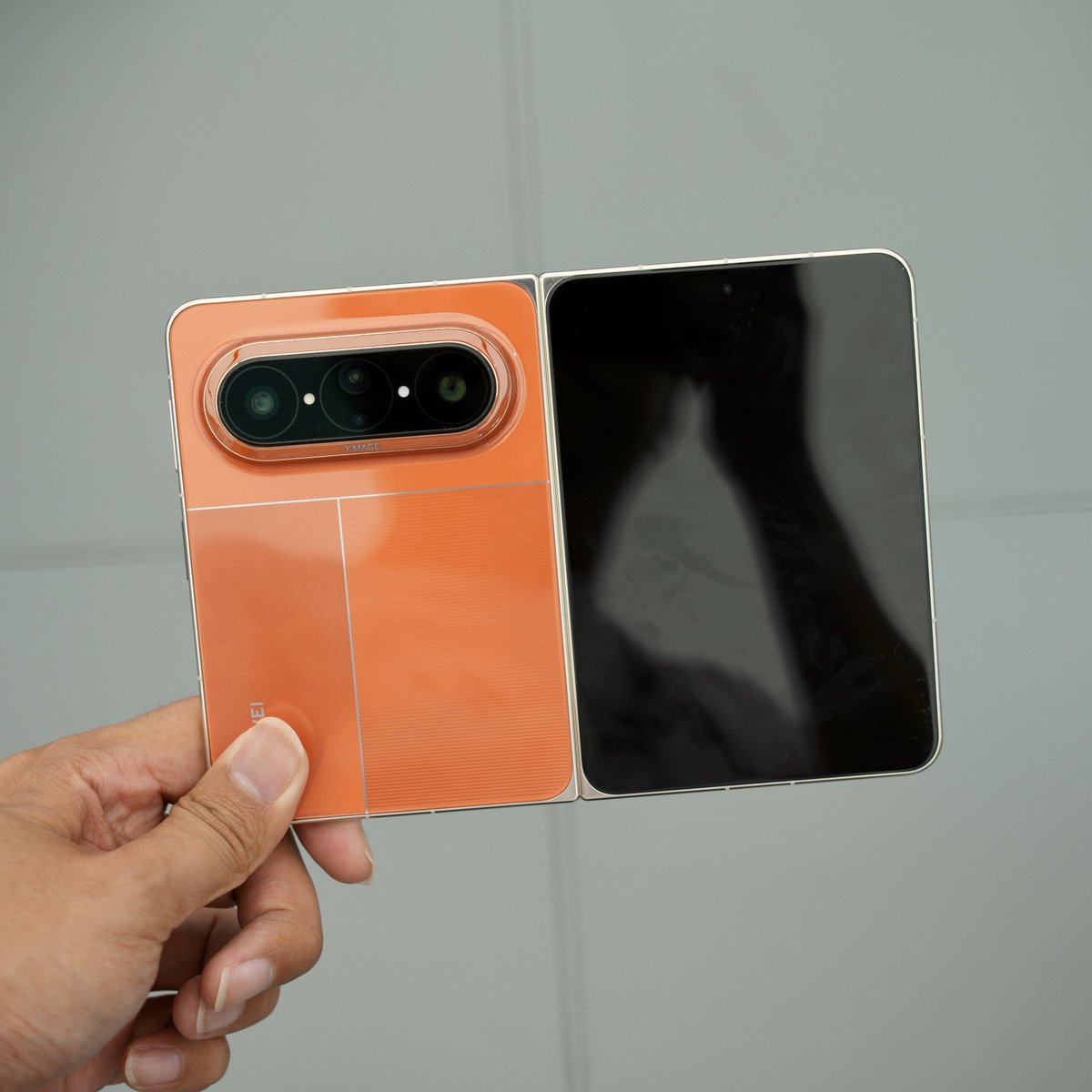 feni_book's tweet photo. Huawei Pura X Max hands on, anything you want to know?🥹 https://t.co/J2PNG7XY17