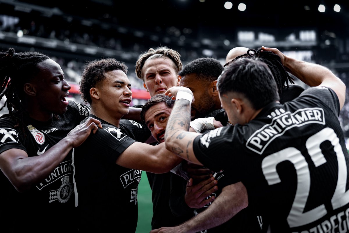 SKSturm's tweet photo. Das war gestern ein harter Kampf – am Mittwoch steht das Re-Match an! #sturmgraz #AdmiralBL #ASKSTU
📰 https://t.co/8IuUkWgNFb https://t.co/OgePs7B1dN