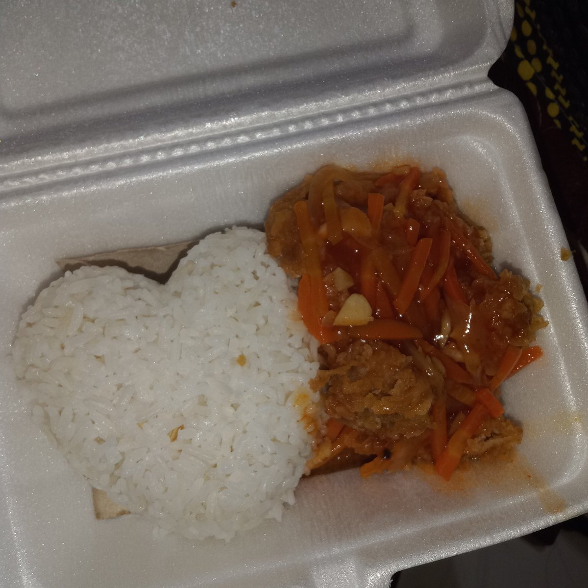 ameru17_'s tweet image. mau makasih banyak ke orang orang yg udah putting so much love to every little detail in life, hidup udah keras tp berkat kalian rasanya hidup jd sedikit banyak lebih menyenangkan dan #worthit 🫰🏻🫰🏻