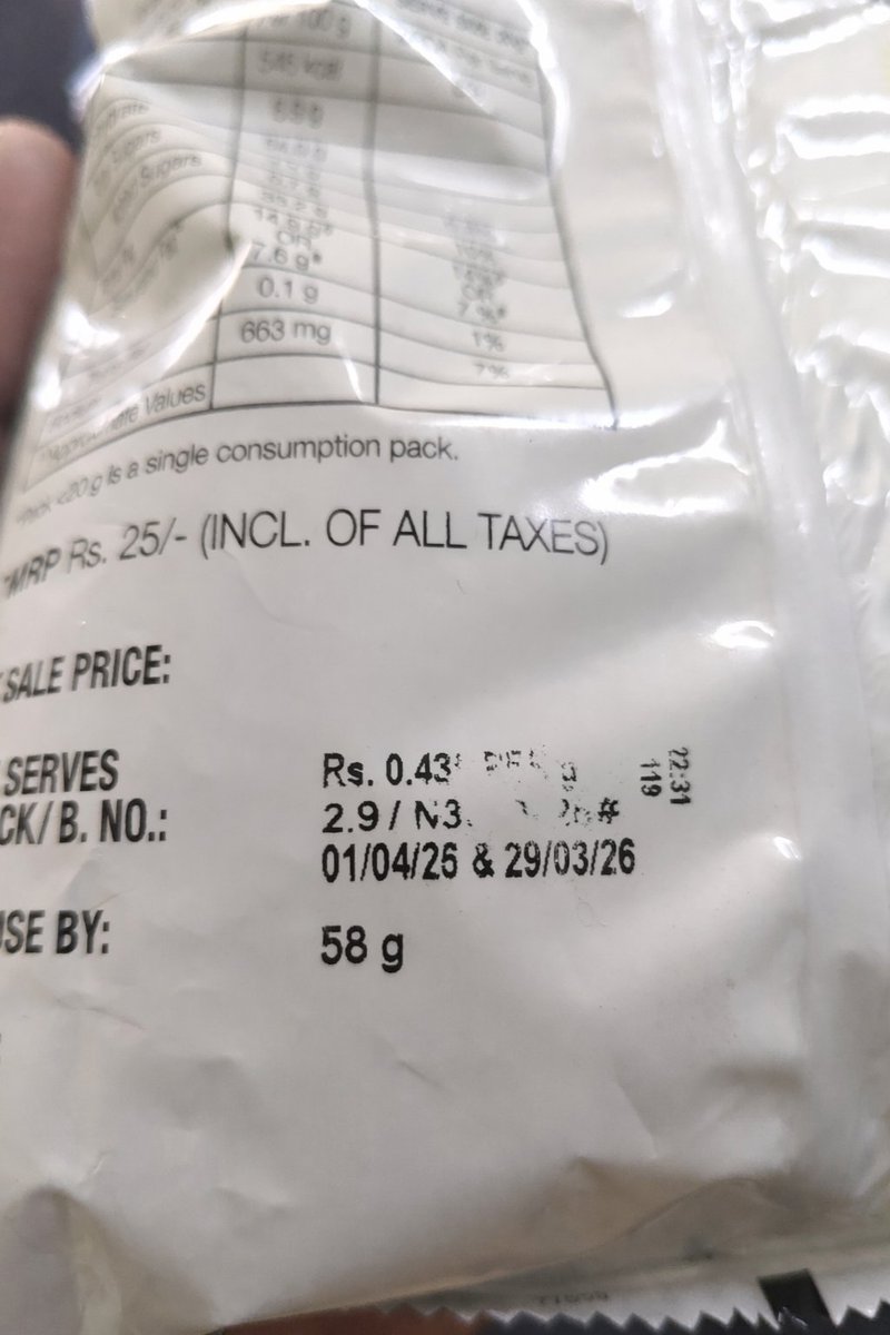 XiDaniell's tweet photo. @ZeptoNow my order id : RIGNNGRKI93442 i received a expired lays product. Cannot able to return it on your website. I ordered icecreams before this one which arrived melted so I applied for refund, but still the another order have expired lays, give refund for it. https://t.co/B2JKuM0Z2v