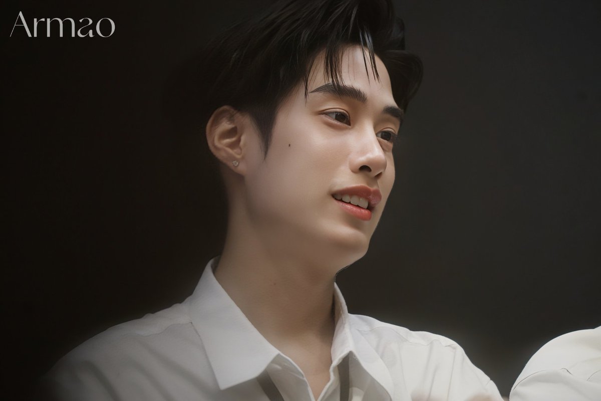 resetCattt's tweet photo. หล่อมากเลยว้าวววว
#TleFirstone
#TleFirstoneFansignInNanJing https://t.co/3QEaFAvH9u