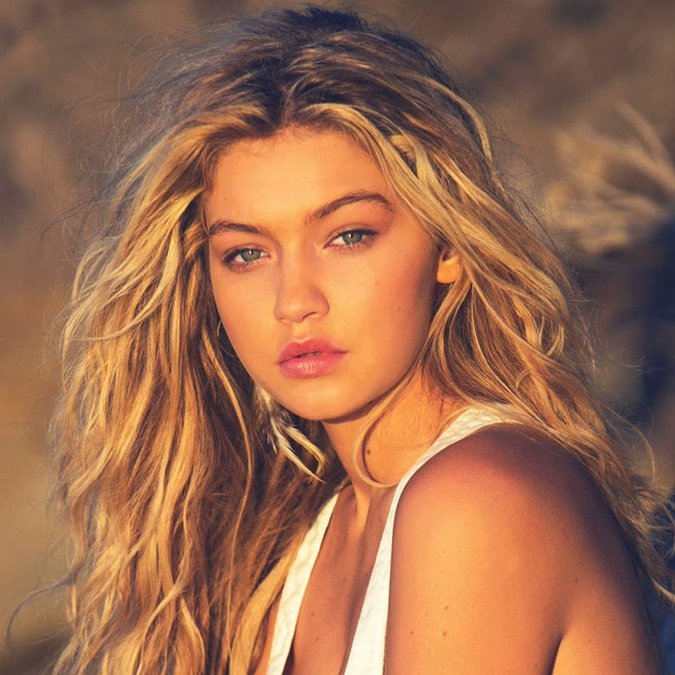 celebcrush4922's tweet image. Happy Birthday Gigi Hadid 🎂🌺
#HappyBirthday #Gigi #Hadid #GigiHadid #HappyBirthdayGigiHadid