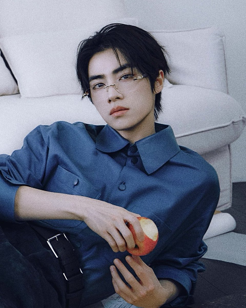 샤오쥔 얼굴 tweet media