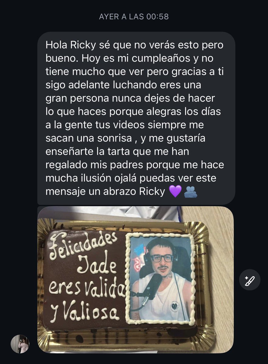 rickyedit's tweet photo. lo eres, lo sois.
tengo una tremenda cara de polla en la foto que han elegido tus padres, pero da igual, lo importante es el mensaje.
os quiero mucho, feliz cumpleaños💕 https://t.co/FsVXOzC53o