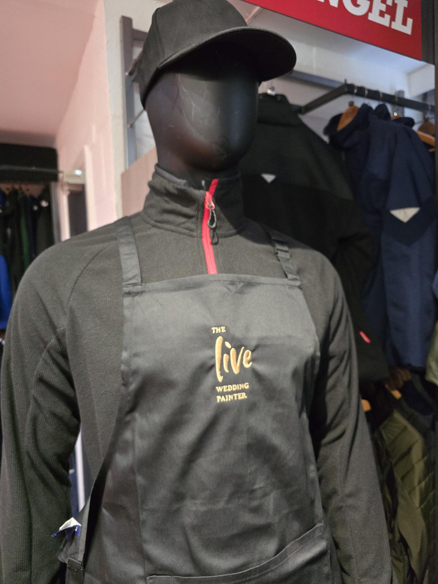 WTCworkwear's tweet image. At WTC Workwear, we supplied embroidered black aprons for the live wedding painter — practical, professional, and built for creative work.

Embroidery turns uniform into identity. 

#WTCWorkwear #Embroidery #Workwear #CustomUniform #BrandIdentity #CreativeIndustry