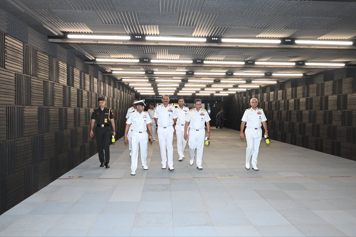 INS Dronacharya tweet media