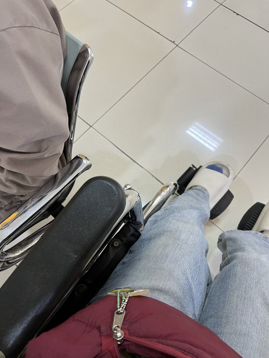 mayzarella's tweet photo. Psikosomatis final bos https://t.co/JlOy7VtDuL