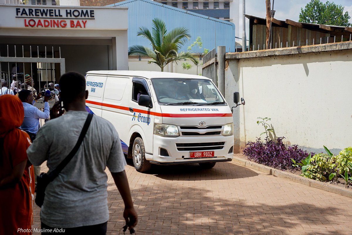 MusiimeAbdu1's tweet image. Some moments are so horrible to even imagine😭😭😭😭 Gone to soon Hon. @nakimuli_helen 💔😭
The body has been taken to Kalangala for family and constituency vigil until Wednesday.
#RIP