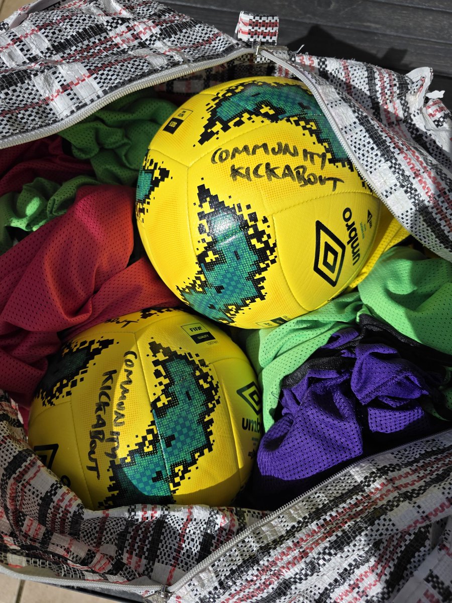 CKickabout's tweet photo. Bibs and balls ready for tonight; we're back for more #RecreationalFootball at the @focusrigging Community Arena, @hemelfc 👍🏼⚽ 8 games scheduled:
Mon
NEW: ⚽7pm Women (check the women's group chat on Spond for info)
⚽8pm Men
⚽8pm Women
⚽⚽9pm Men
Wed
⚽⚽9pm Men
Thu
⚽8pm Men https://t.co/E6t690j2fz