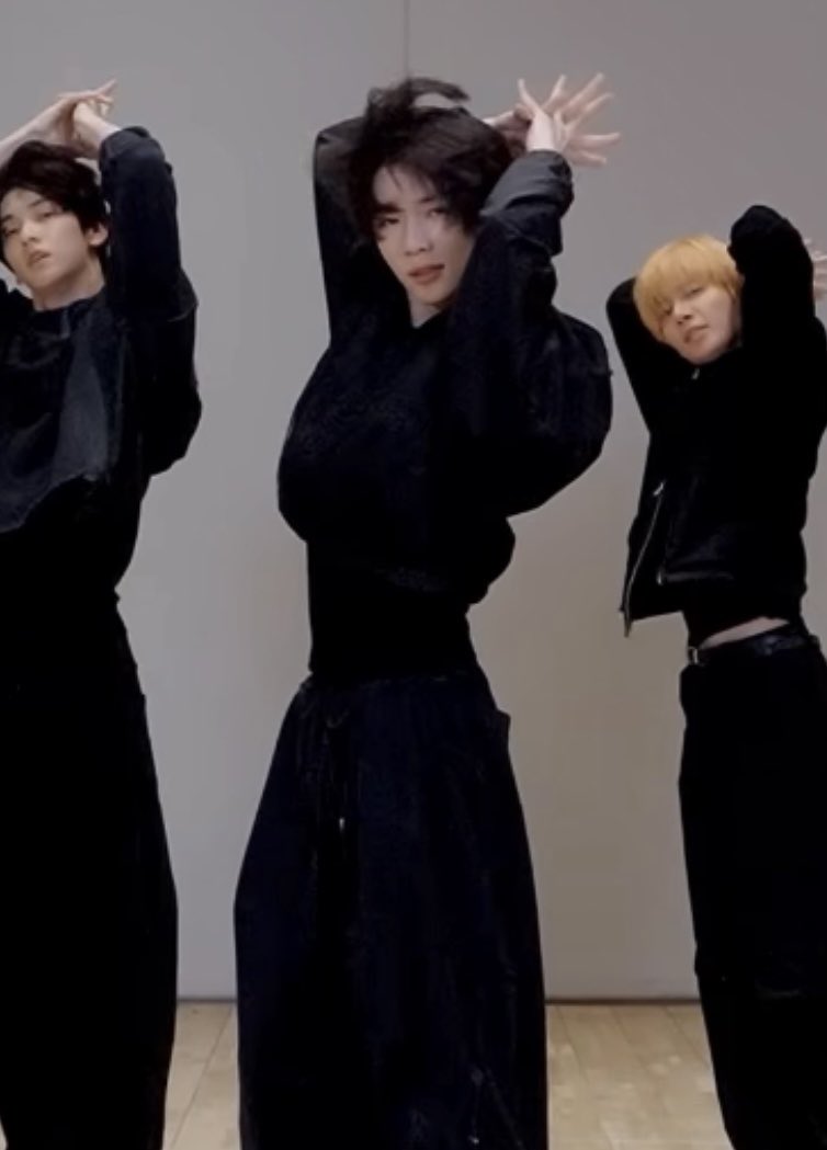 hourly beomgyu🌼 tweet media