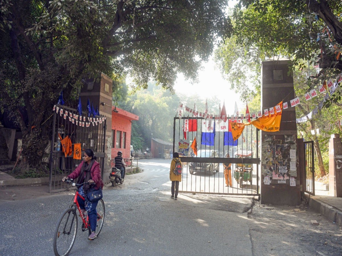 ani_digital's tweet image. JNU: 5% supernumerary quota for teaching, non-teaching staff kids from 2026-27

Read @ANI Story | aninews.in/news/national/…

#JNU #Supernumeraryquota #Employees