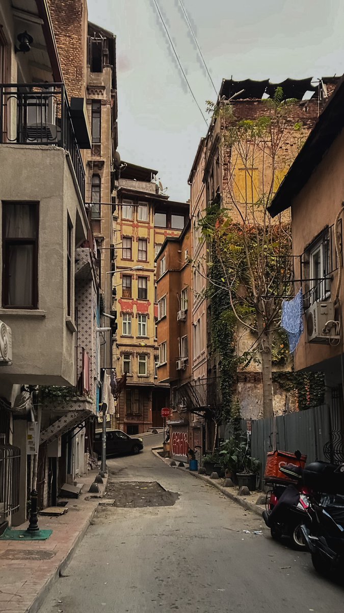 oldu_mu_yavrum's tweet image. Şubat ve mart

#istanbul #taksim #beyoğlu #streetphoto #ömerhayyam #tarih