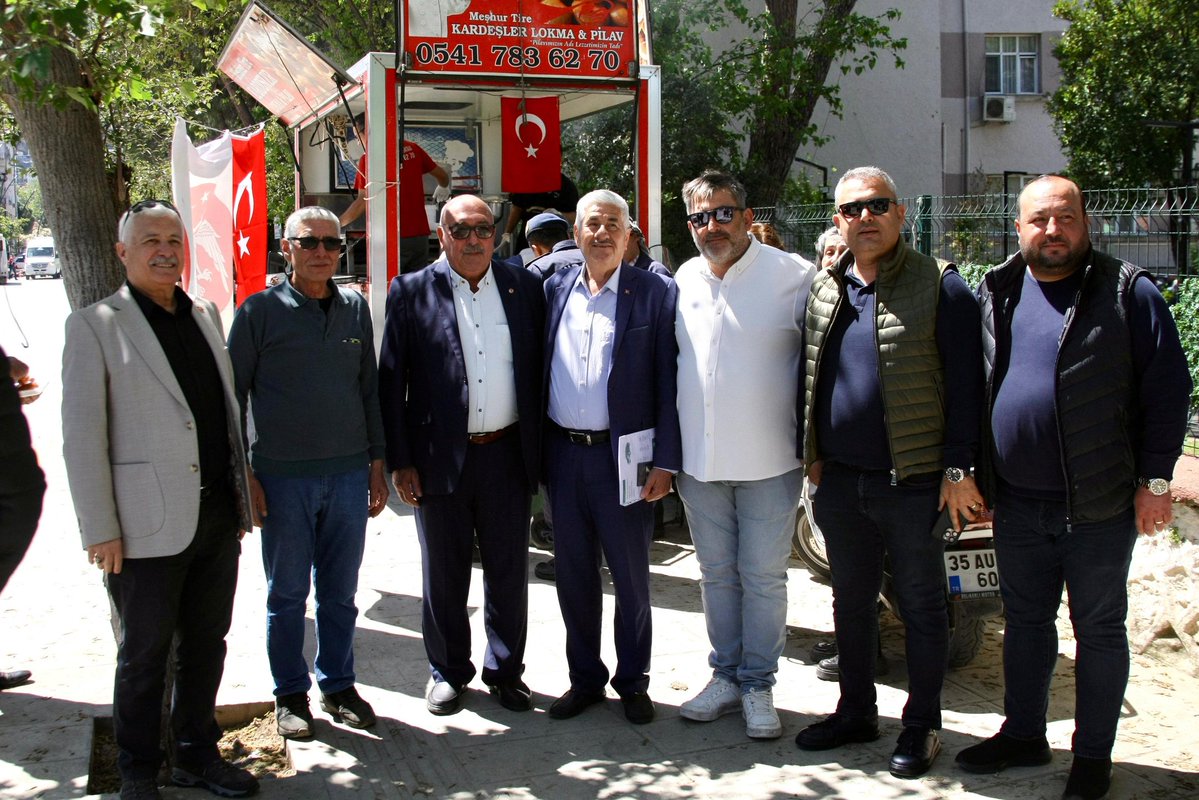 14-20 Nisan Şehitler Haftası münasebetiyle düzenlenen anlamlı lokma hayrına katılım sağladık.

Aziz şehitlerimizi rahmet, minnet ve dualarla yad ettik. Bu anlamlı organizasyonu gerçekleştiren ve bizleri bir araya getiren Sayın Başkan Bilal Kıvrak’a teşekkür ediyorum.

Rabbim